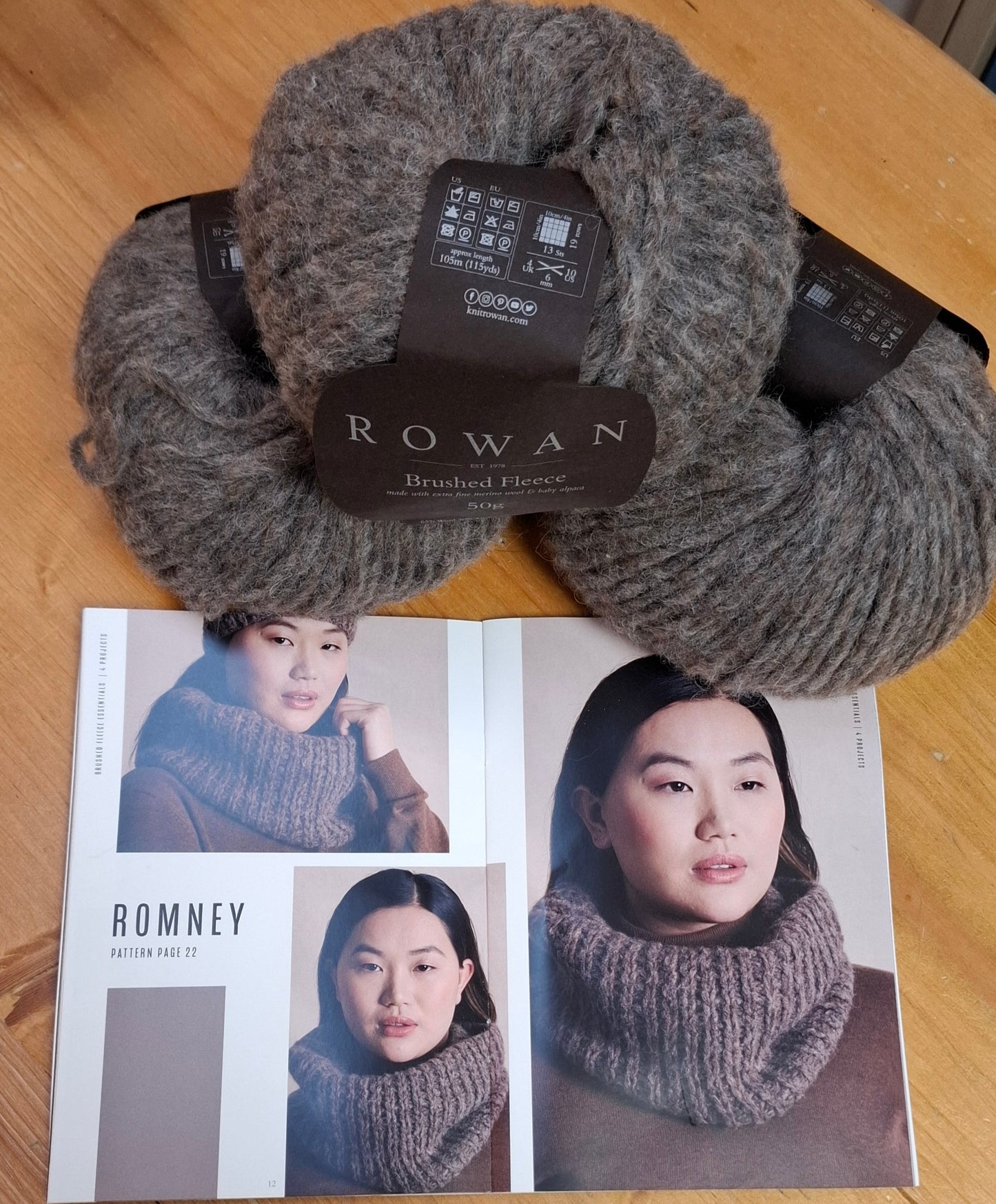 Harri and Romney Hat and Snood knitting pack