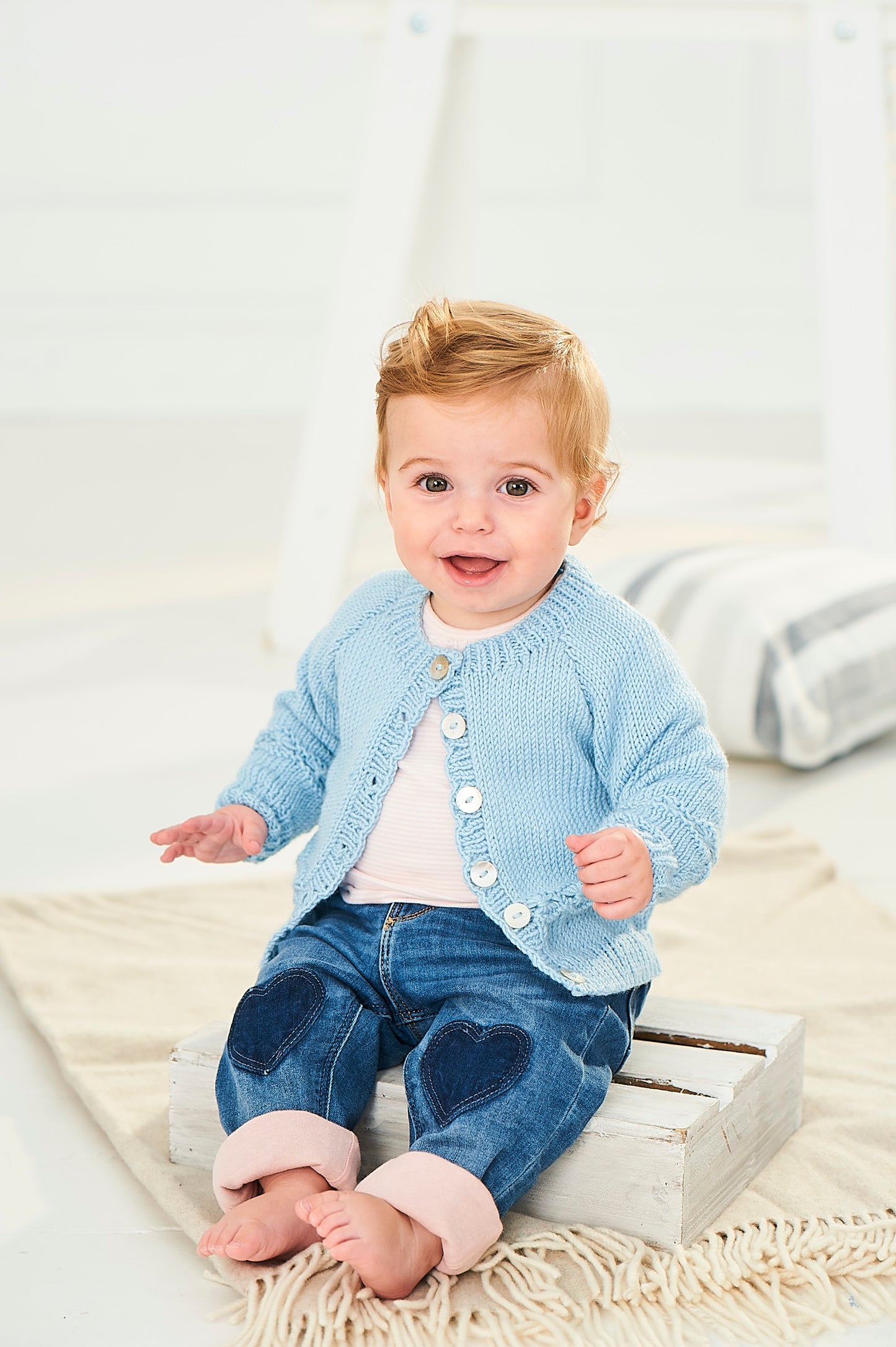Pattern 9759 - Bambino DK Cardigans