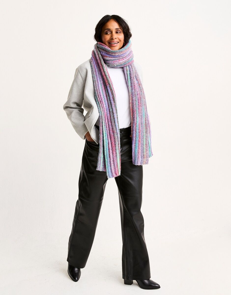 Sirdar RICH SEAM CROCHET SCARF PATTERN IN JEWELSPUN WITH WOOL CHUNKY 10811