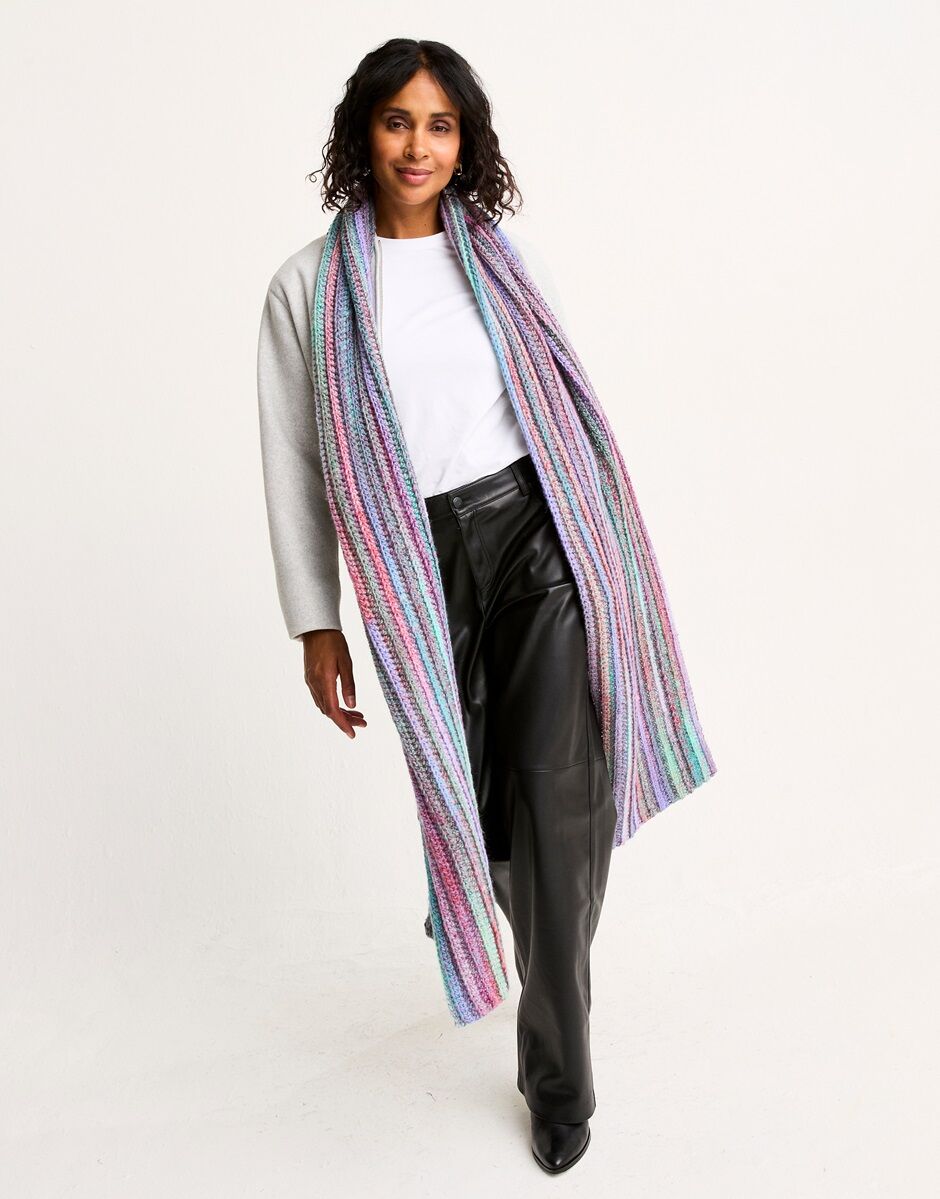 Sirdar RICH SEAM CROCHET SCARF PATTERN IN JEWELSPUN WITH WOOL CHUNKY 10811