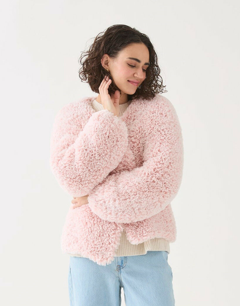CUTE JACKET KNITTING PATTERN IN SIRDAR ALPINE FUR EFFECT 10812