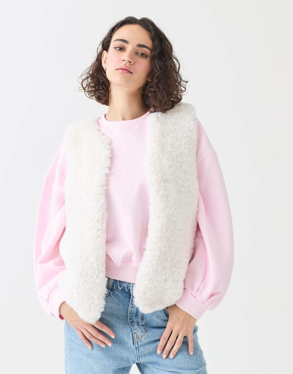 COSY GILET KNITTING PATTERN IN SIRDAR ALPINE FUR EFFECT 10813