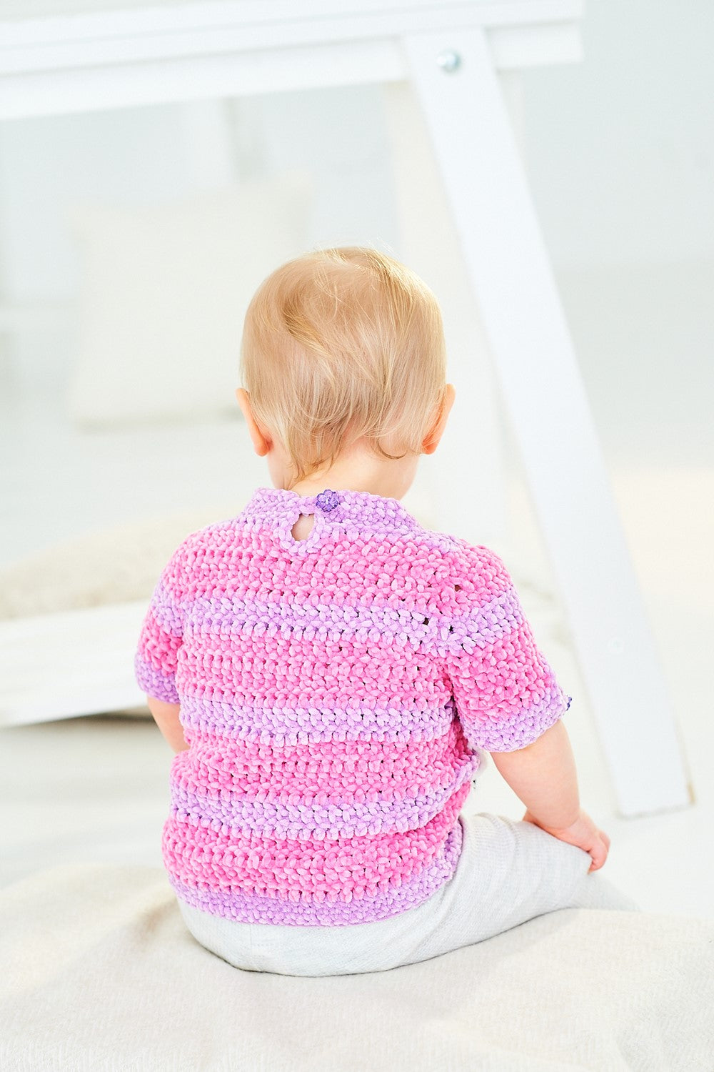 Stylecraft Pattern 10150 - Squeeze Me
Sweater & Toy