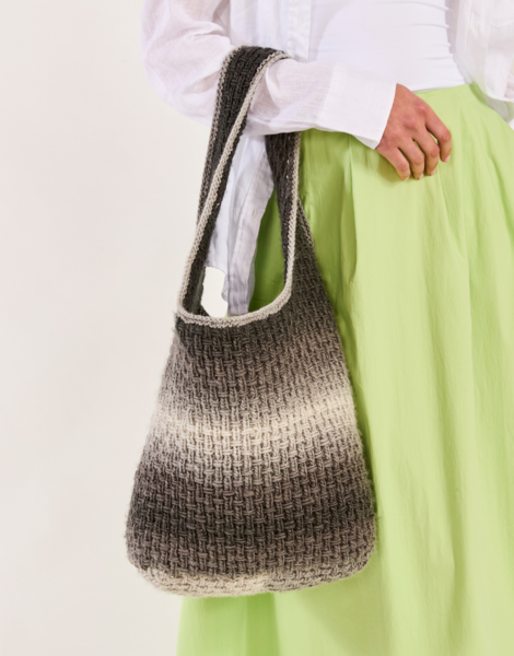 NO SLOUCH SHOULDER BAG KNITTING PATTERN IN SIRDAR JEWELSPUN OMBRE 10847