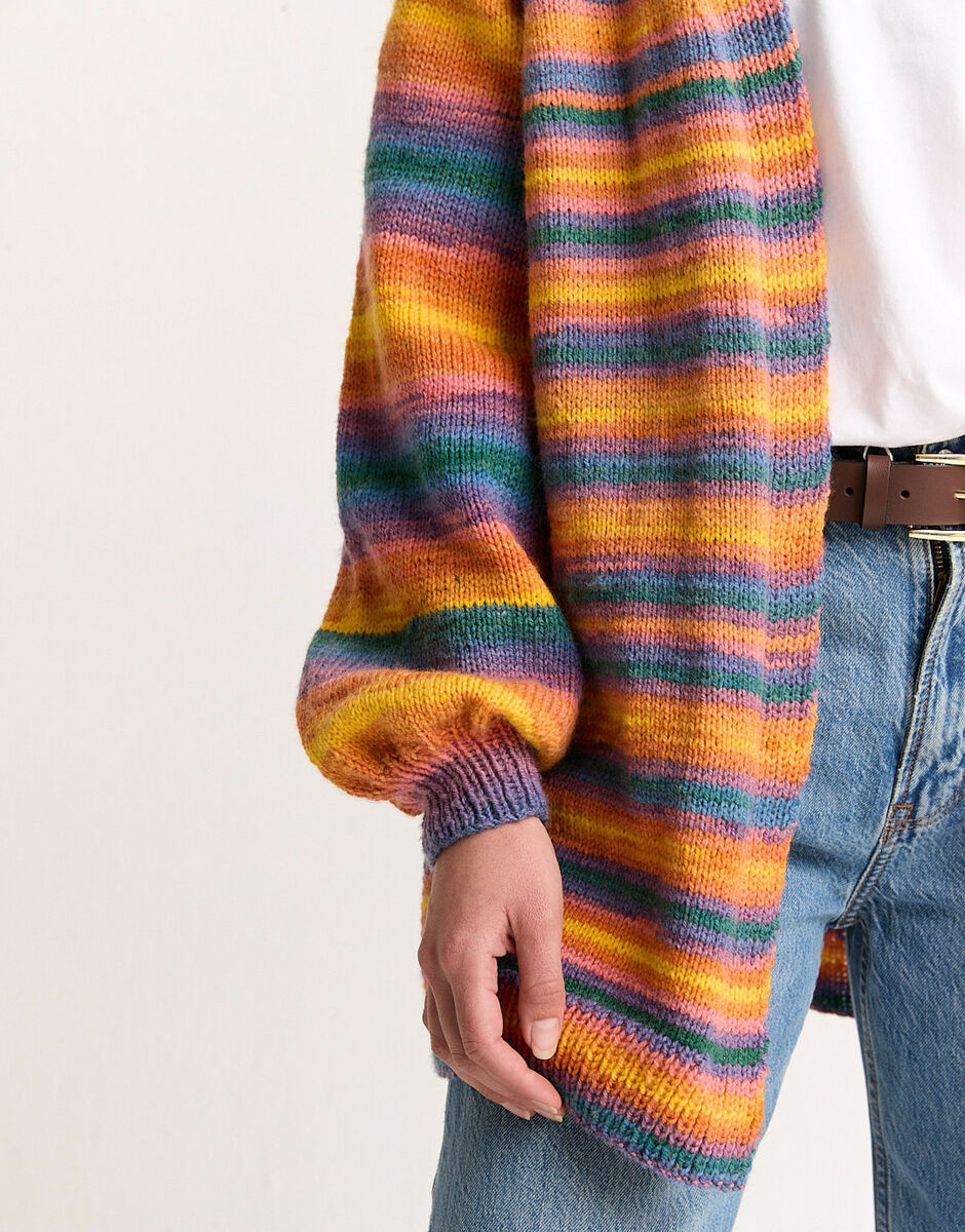 EDGE TO EDGE CARDIGAN KNITTING PATTERN IN HAYFIELD SPIRIT DK 10795