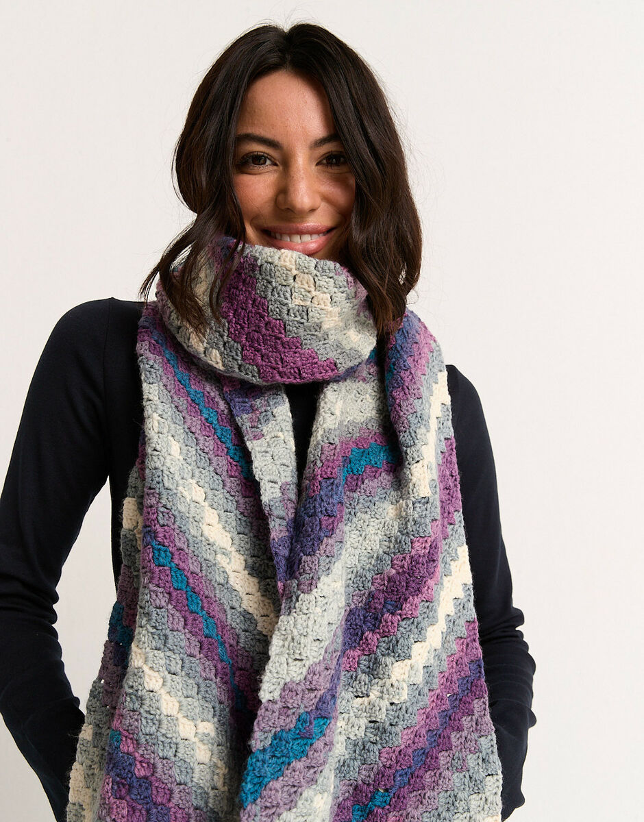 CROCHET SCARF CROCHET PATTERN IN HAYFIELD SPIRIT DK
