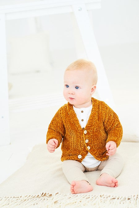 Pattern 10152 - Squeeze Me
Cardigan, Waistcoat and Toy