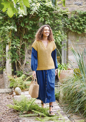 Magazine 77
by Martin Storey, Quail Studio, Lisa Richardson, Kaffe Fassett, Erika Knight, Vibe Ulrik, Chloe Thurlow, Anna Hull, Brandon Mably, Florence Spurling