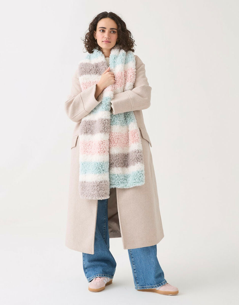 SWEET STRIPED SCARF KNITTING PATTERN IN SIRDAR ALPINE FUR EFFECT 10814