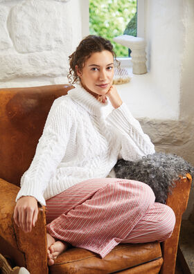 Magazine 77
by Martin Storey, Quail Studio, Lisa Richardson, Kaffe Fassett, Erika Knight, Vibe Ulrik, Chloe Thurlow, Anna Hull, Brandon Mably, Florence Spurling