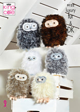 Load image into Gallery viewer, Baby Owls Knitted in Luxury Fur 9122
