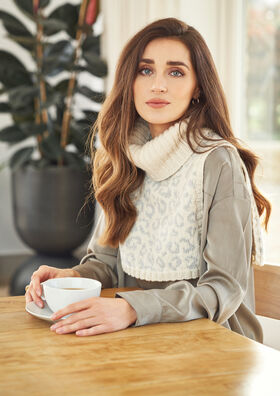 Pure Cashmere by Lisa Richardson