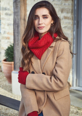 Pure Cashmere by Lisa Richardson