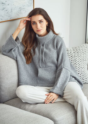 Pure Cashmere by Lisa Richardson