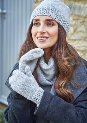 Pure Cashmere by Lisa Richardson