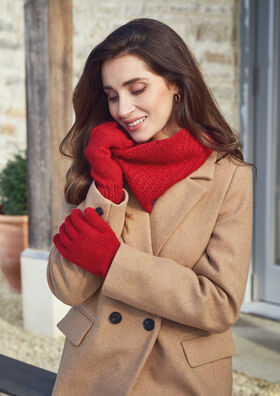 Pure Cashmere by Lisa Richardson