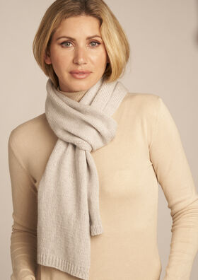 Pure Cashmere by Lisa Richardson